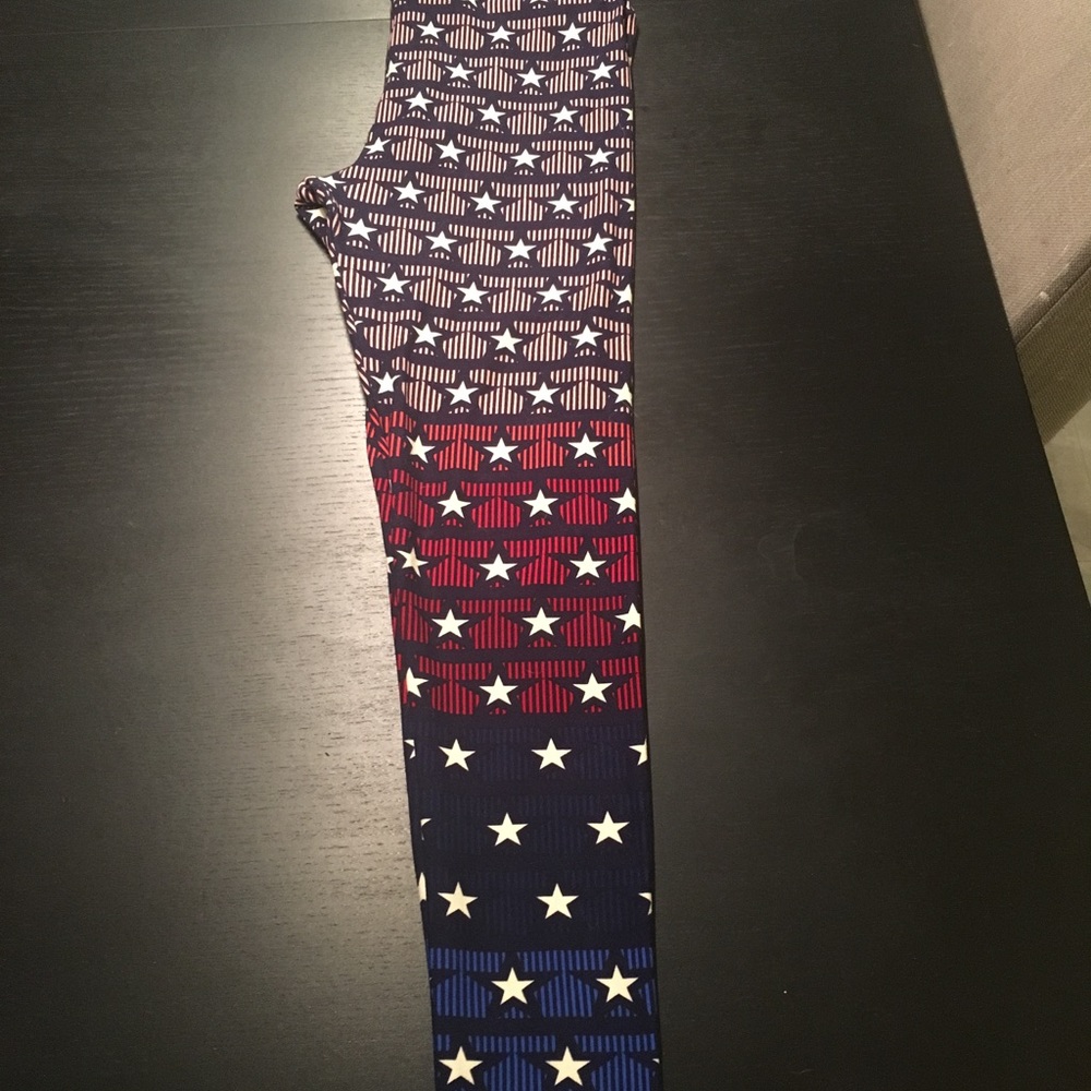 LuLaRoe OS Americana Leggings